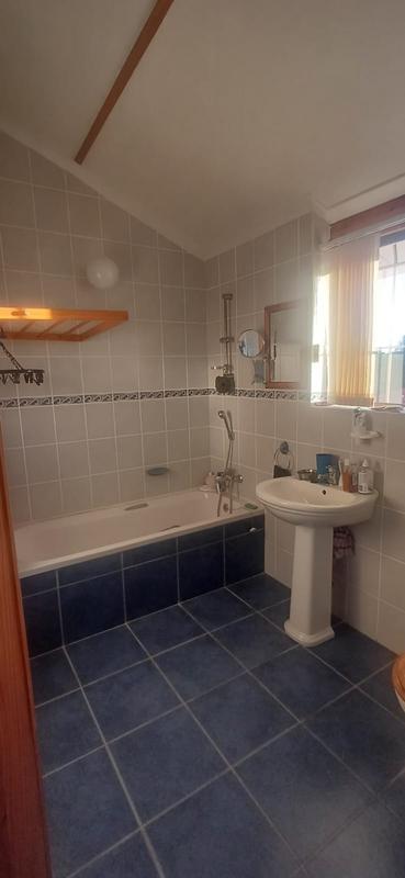 5 Bedroom Property for Sale in Sandbaai Western Cape